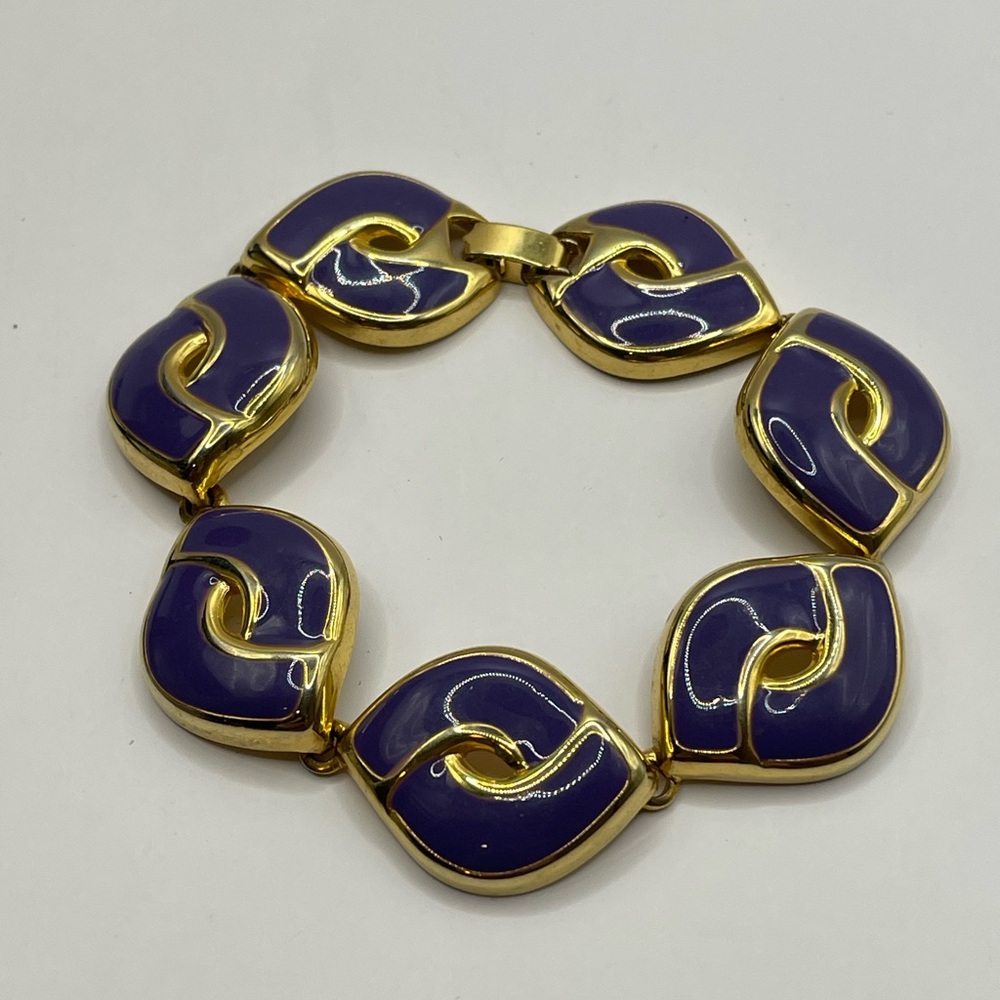 Gold Tone Lilac Enamel Bracelet